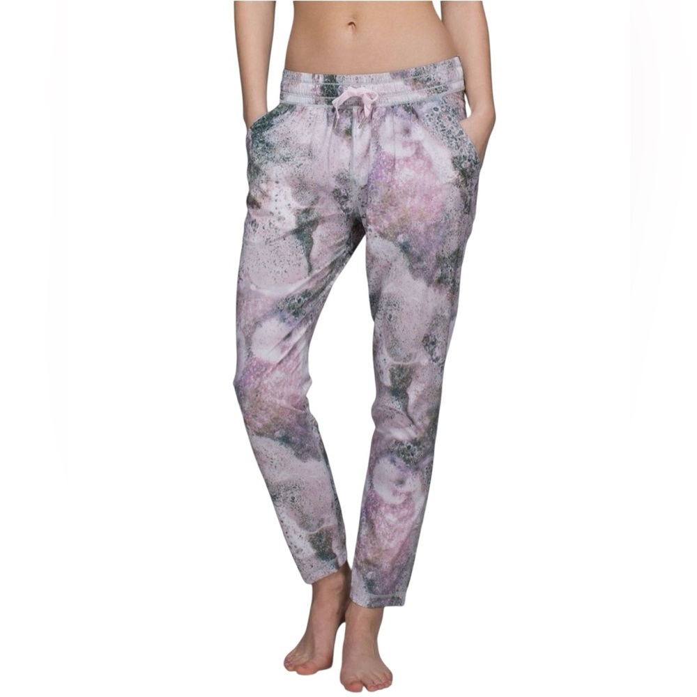Lululemon Namaskar Jogger Pant 6 Sugar Crush Multi Printed Soft Stretch Tapered